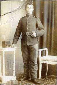 KlasensHendrik_1889_militair.jpg